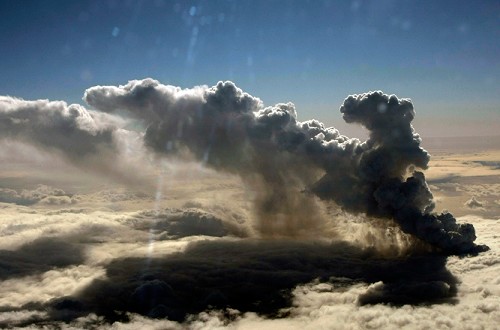 aswolken-vulkaan