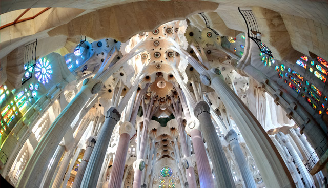 Barcelona - Sagrada Familia interior