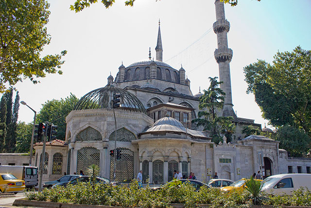 Yeni-Valide-Camii-Moskee-web