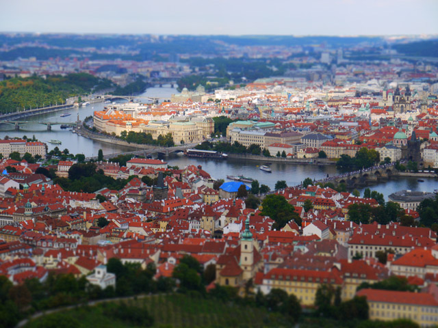 praag-toycam