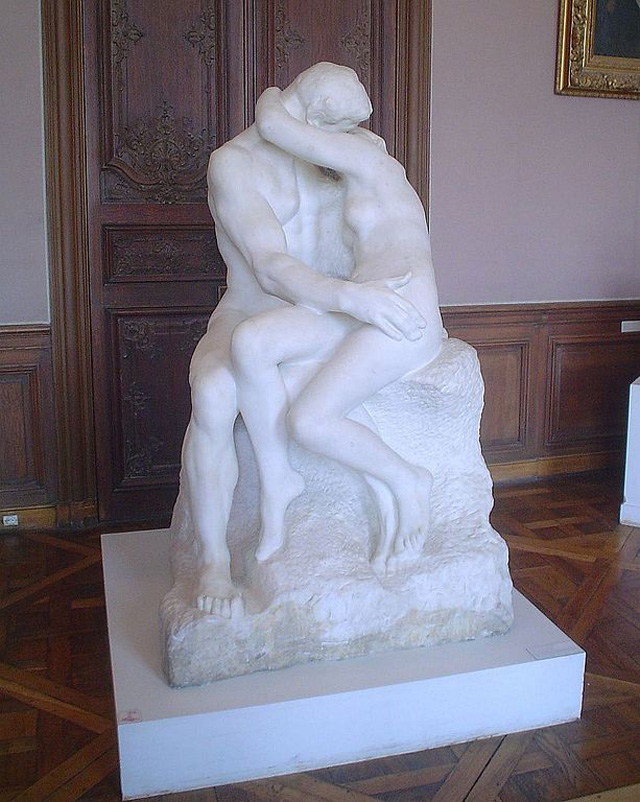 The-Kiss-in-musee-Rodin